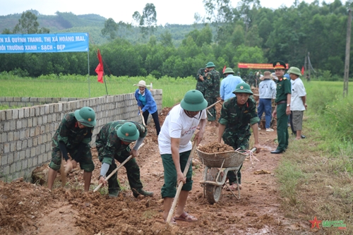 Lữ đoàn Công binh 414: Làm công tác dân vận tại xã miền núi Quỳnh Trang
